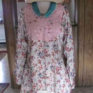 Rodeo Fox Pink Wildflower Bella Tunic  Brand New w